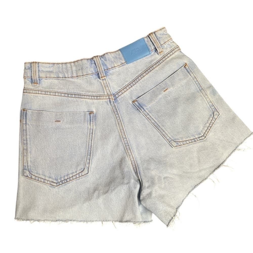 Zara light wash cut off high waisted shorts - Picture 3 of 4